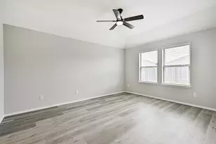 3930 Hawaiian Ct, Baytown, TX 77521 - Photo 15