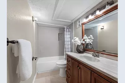 7575 Katy Freeway #98, Houston, TX 77024 - Photo 19