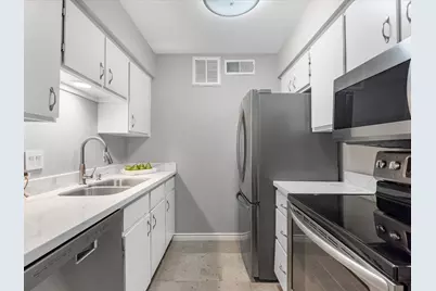 7575 Katy Freeway #98, Houston, TX 77024 - Photo 9