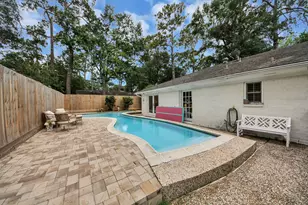 10115 Holly Springs Dr, Houston, TX 77042 - Photo 9