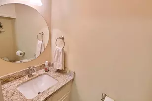 10115 Holly Springs Dr, Houston, TX 77042 - Photo 9