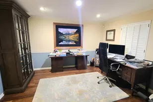 10115 Holly Springs Dr, Houston, TX 77042 - Photo 3