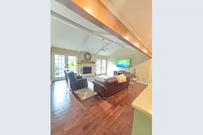 10115 Holly Springs Drive, Houston, TX 77042 - Photo 17