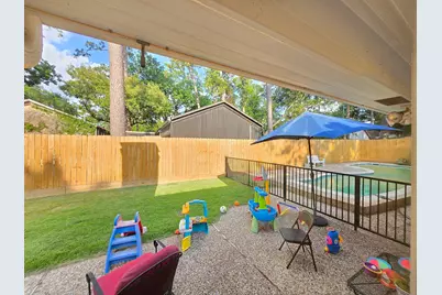 10115 Holly Springs Drive, Houston, TX 77042 - Photo 11