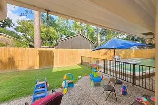 10115 Holly Springs Dr, Houston, TX 77042 - Photo 11
