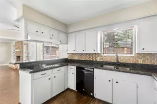 29302 Stapleford St, Spring, TX 77386 - Photo 17