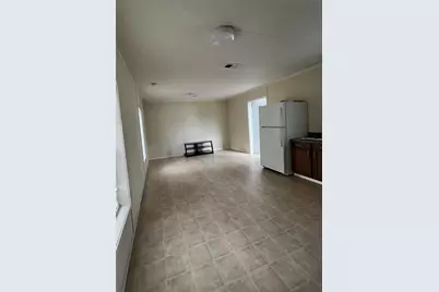 108C S 7th Street S #C, Highlands, TX 77562 - Photo 3