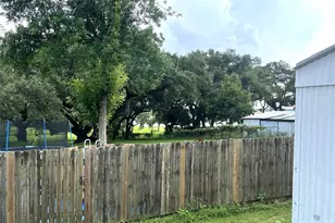 108C S 7th Street S, Highlands, TX 77562 - Photo 9