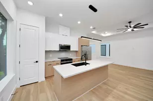 7117 Eastwood St, Houston, TX 77021 - Photo 9
