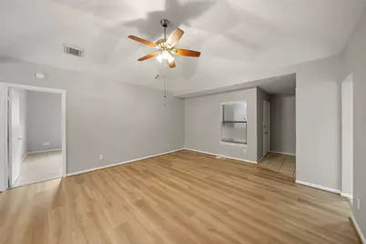 25 Shady Oak Lane, Conroe, TX 77304 - Photo 11