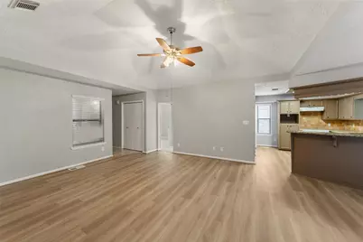 25 Shady Oak Lane, Conroe, TX 77304 - Photo 13
