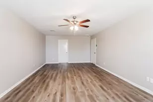 7931 Evergreen Terrace Ln, Houston, TX 77040 - Photo 11