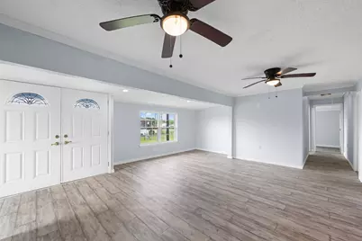 2534 Bastrop, Angleton, TX 77515 - Photo 5