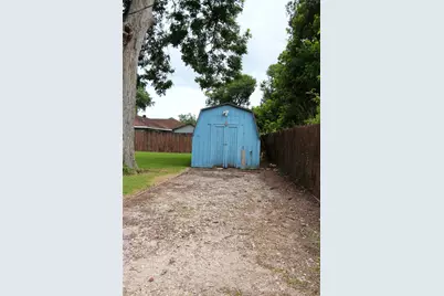 1704 Redwood Circle, Alvin, TX 77511 - Photo 31