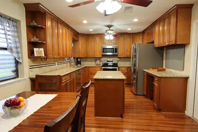 1704 Redwood Circle, Alvin, TX 77511 - Photo 5