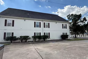 304 Dell Ct, Houston, TX 77009 - Photo 1