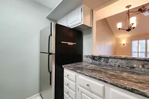 1860 White Oak Dr, Houston, TX 77009 - Photo 9