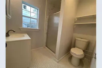 711 N Grimes Street, Giddings, TX 78942 - Photo 11