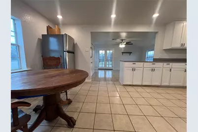 711 N Grimes Street, Giddings, TX 78942 - Photo 7