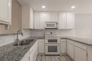 658 Cherry Hills, Huntsville, TX 77340 - Photo 11