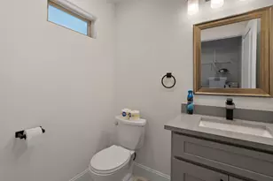 2402 Chimney Rock Rd, Houston, TX 77056 - Photo 23