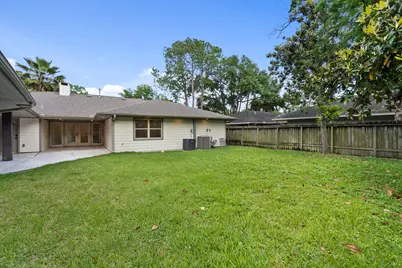 2402 Chimney Rock Road, Houston, TX 77056 - Photo 33