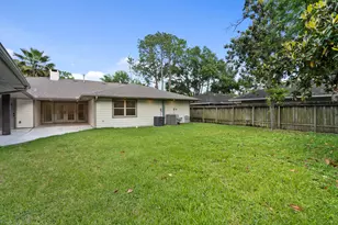 2402 Chimney Rock Rd, Houston, TX 77056 - Photo 33