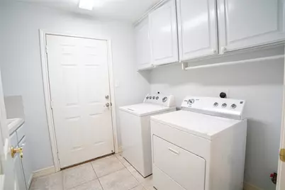 205 W Bronco Bend, Angleton, TX 77515 - Photo 25