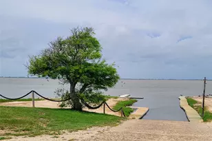 376 Haddock Dr, Palacios, TX 77465 - Photo 37