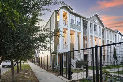 615 W 24th Street, Houston, TX 77008 - Photo 1