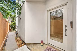 510 Jackson Hill St, Houston, TX 77007 - Photo 3