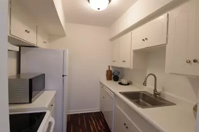 2101 Fountain View Drive #35, Houston, TX 77057 - Photo 9