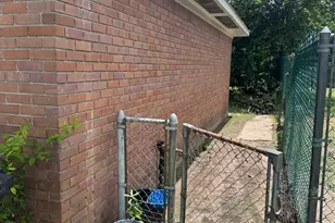 217 W Twickenham Trail, Houston, TX 77076 - Photo 5
