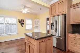 3211 Beauchamp St, Houston, TX 77009 - Photo 9
