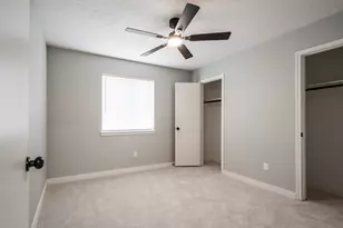 911 Briarcreek Dr, Baytown, TX 77521 - Photo 11