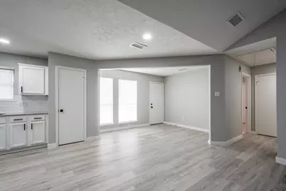 911 Briarcreek Drive, Baytown, TX 77521 - Photo 27