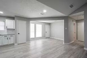 911 Briarcreek Dr, Baytown, TX 77521 - Photo 27