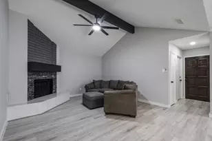 911 Briarcreek Dr, Baytown, TX 77521 - Photo 3