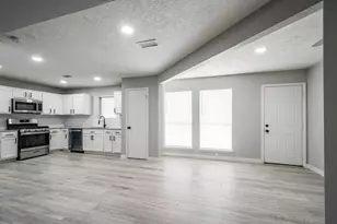 911 Briarcreek Dr, Baytown, TX 77521 - Photo 7