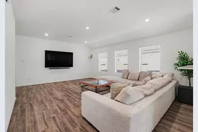 12217 Derby Royal Drive, Houston, TX 77044 - Photo 9