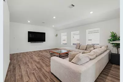 12217 Derby Royal Drive, Houston, TX 77044 - Photo 9