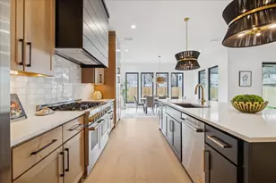 1811 Du Barry Ln, Houston, TX 77018 - Photo 11