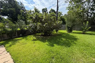 3739 Elkins Rd, Sugar Land, TX 77479 - Photo 13