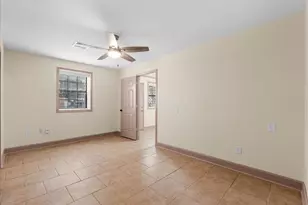 619 Dula St, Alvin, TX 77511 - Photo 9