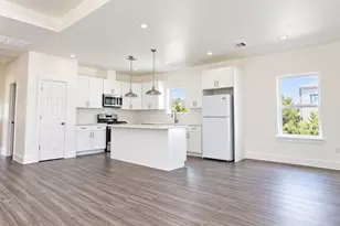 2505 11th St, Hempstead, TX 77445 - Photo 13
