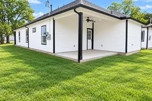 2505 11th St, Hempstead, TX 77445 - Photo 5