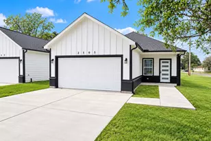 2505 11th St, Hempstead, TX 77445 - Photo 1