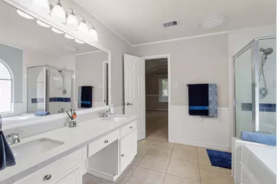602 Oak Briar Drive, Kemah, TX 77565 - Photo 9
