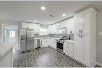 513 Barkley Street, Houston, TX 77022 - Photo 27