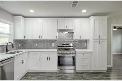 513 Barkley Street, Houston, TX 77022 - Photo 29